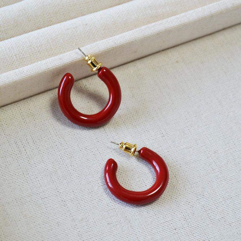 Charming Silver Earring for Any Occasion