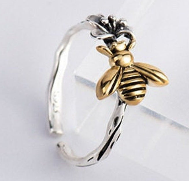 Classic Silver Ring with Timeless Appeal