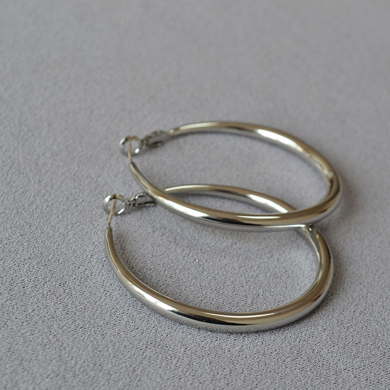 Romantic Silver Earring for Special Moments