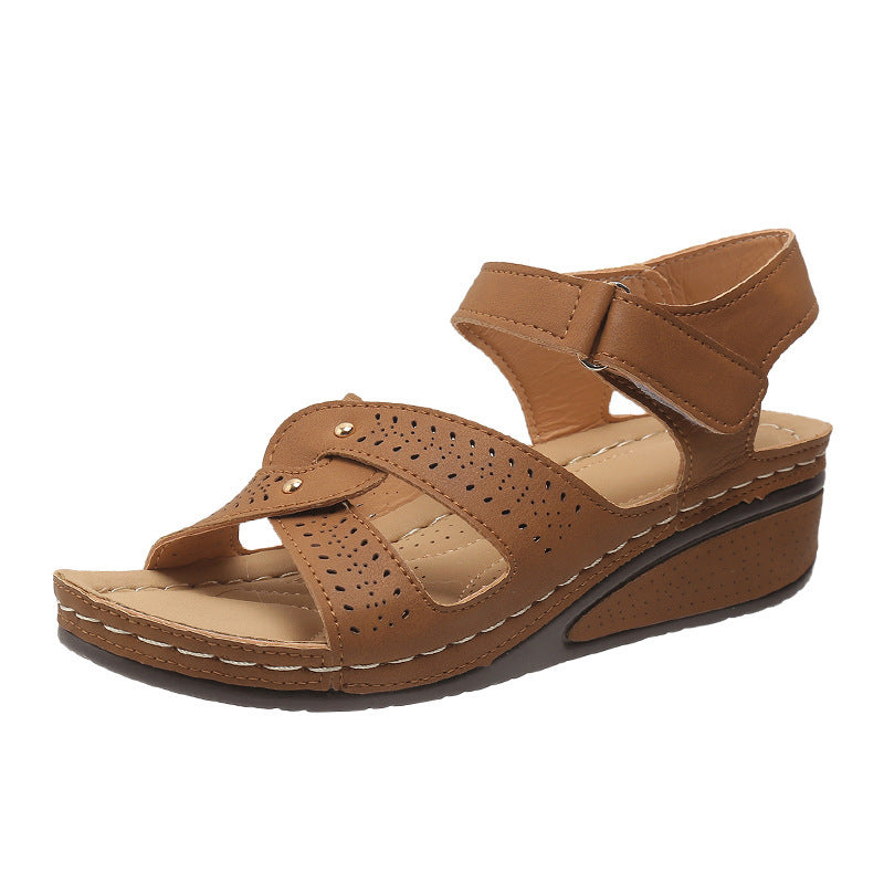 Chic Orthopedic Sandals with Unique Design