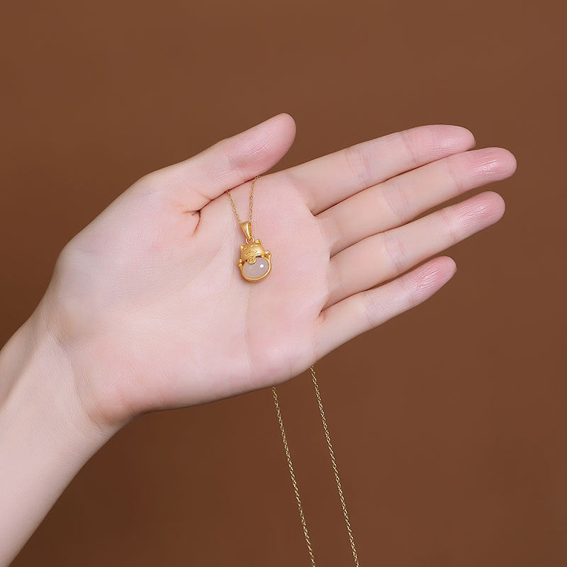 Classic Gold Necklace with Timeless Appeal