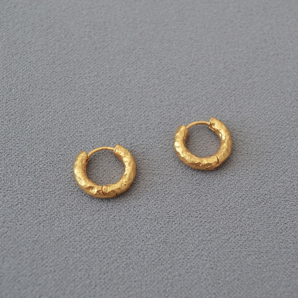 Stunning Gold Earring for Daily Wear