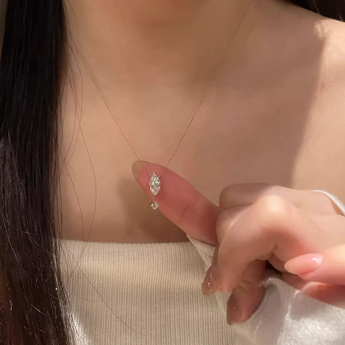 Romantic Gold Necklace for Special Moments