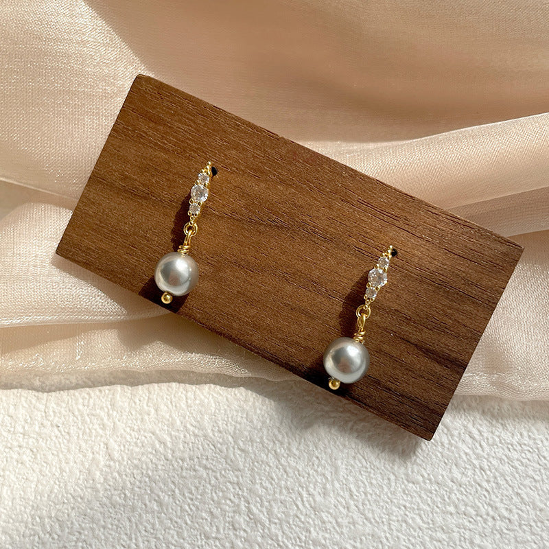 Romantic Pearl Earring for Special Moments