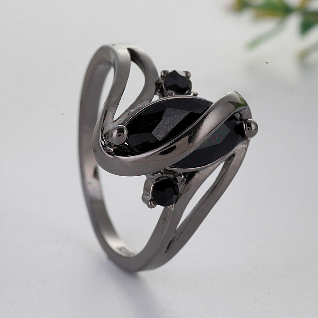 Charming Gold Ring for Any Occasion
