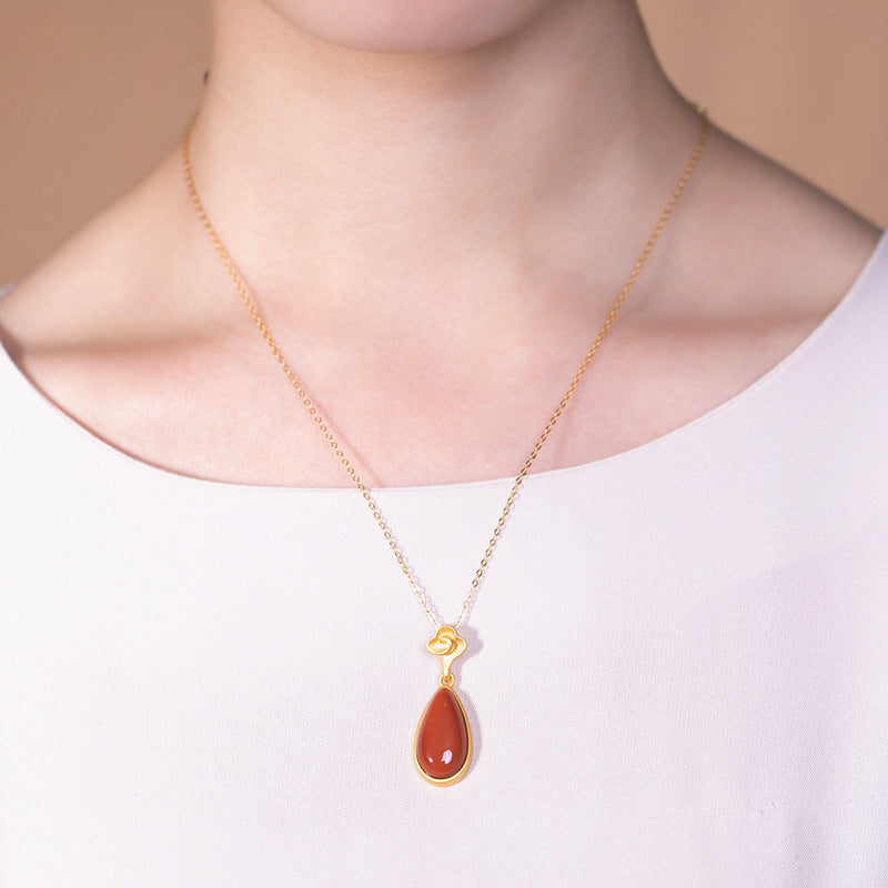 Romantic Gold Pendant for Special Moments