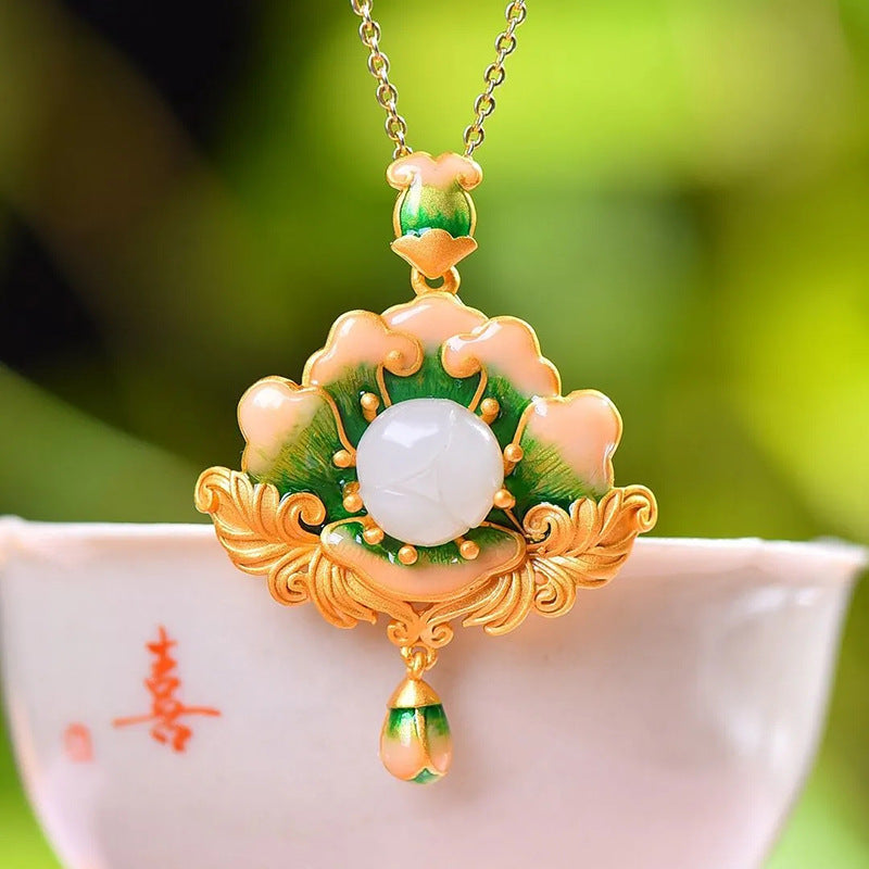 Classic Silver Necklace with Timeless Appeal