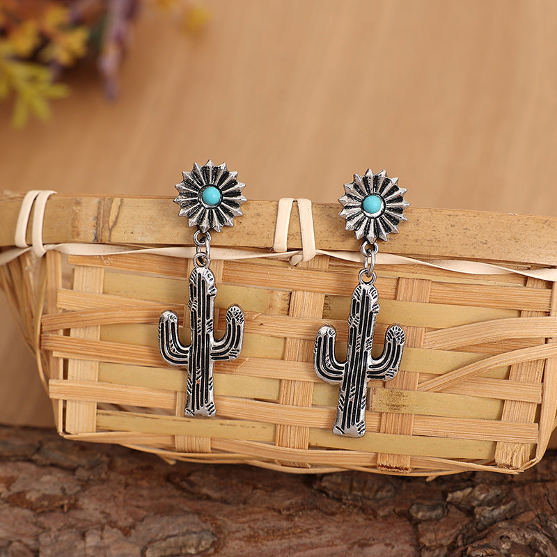 Charming Silver Earring for Any Occasion