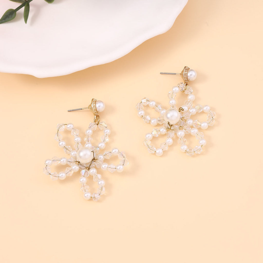 Classic Pearl Earring with Timeless Appeal