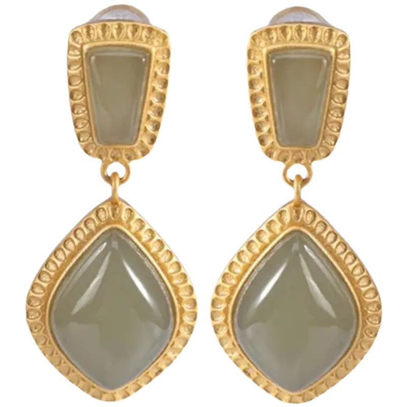 Charming Silver Earring for Any Occasion