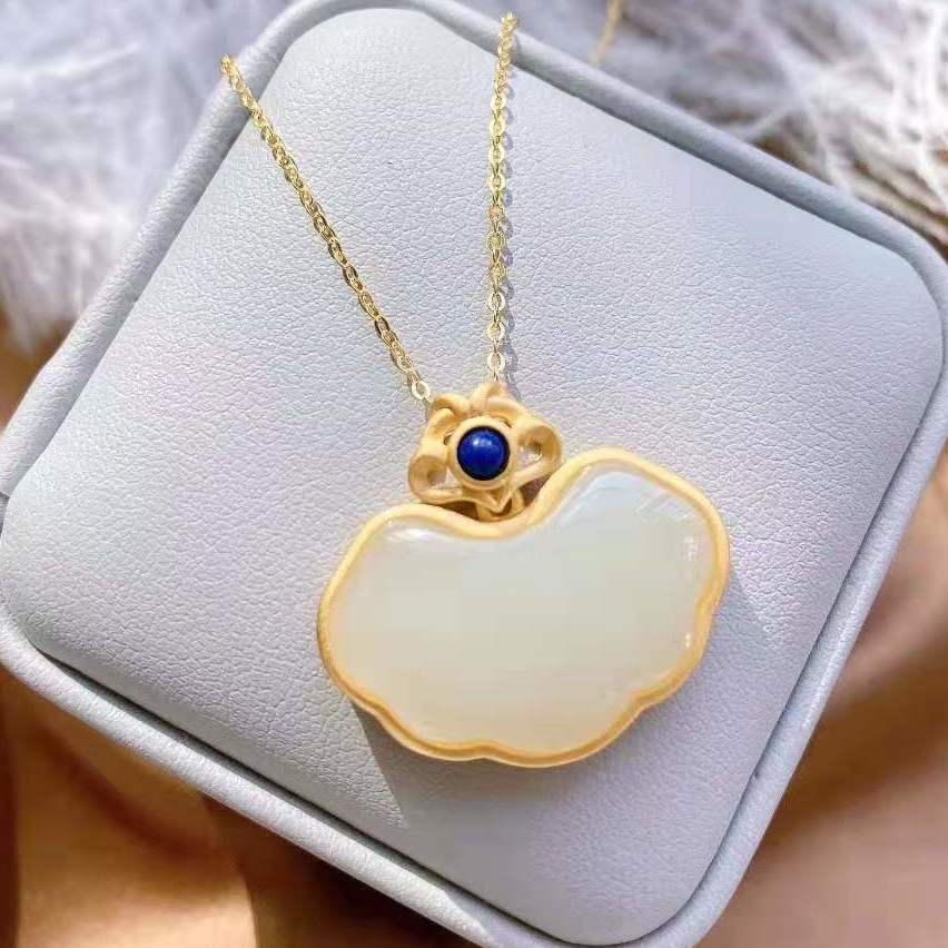 Elegant Silver Necklace for Every Occasion