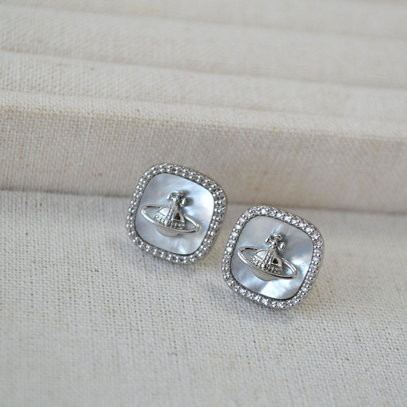 Elegant Silver Earring for Every Occasion