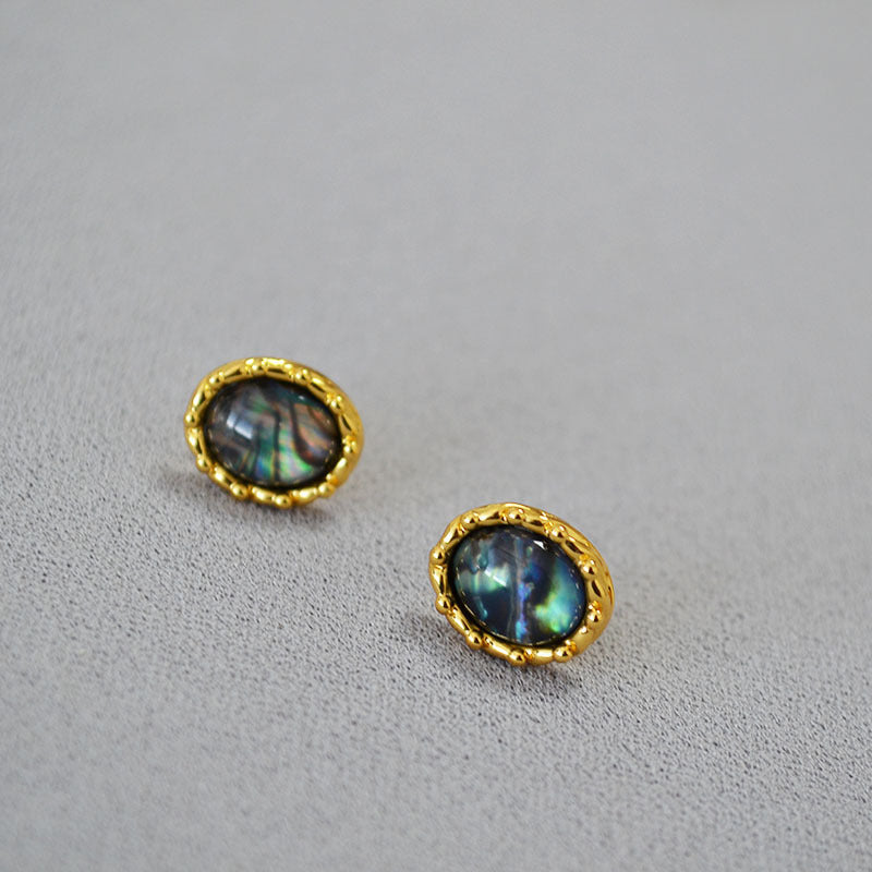 Romantic Gold Earring for Special Moments