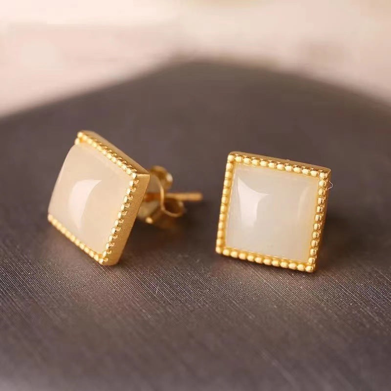 Elegant Gold Earring for Every Occasion