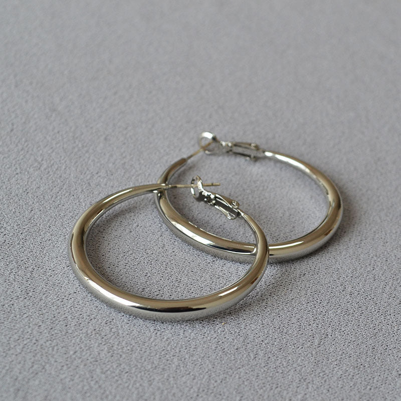 Romantic Silver Earring for Special Moments