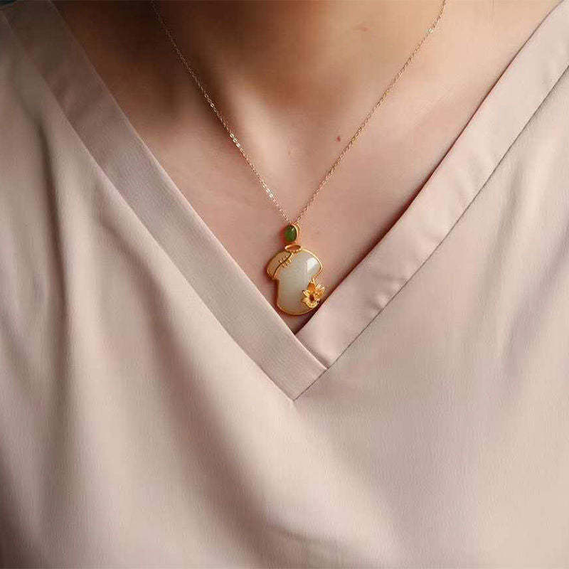 Charming Gold Necklace for Any Occasion