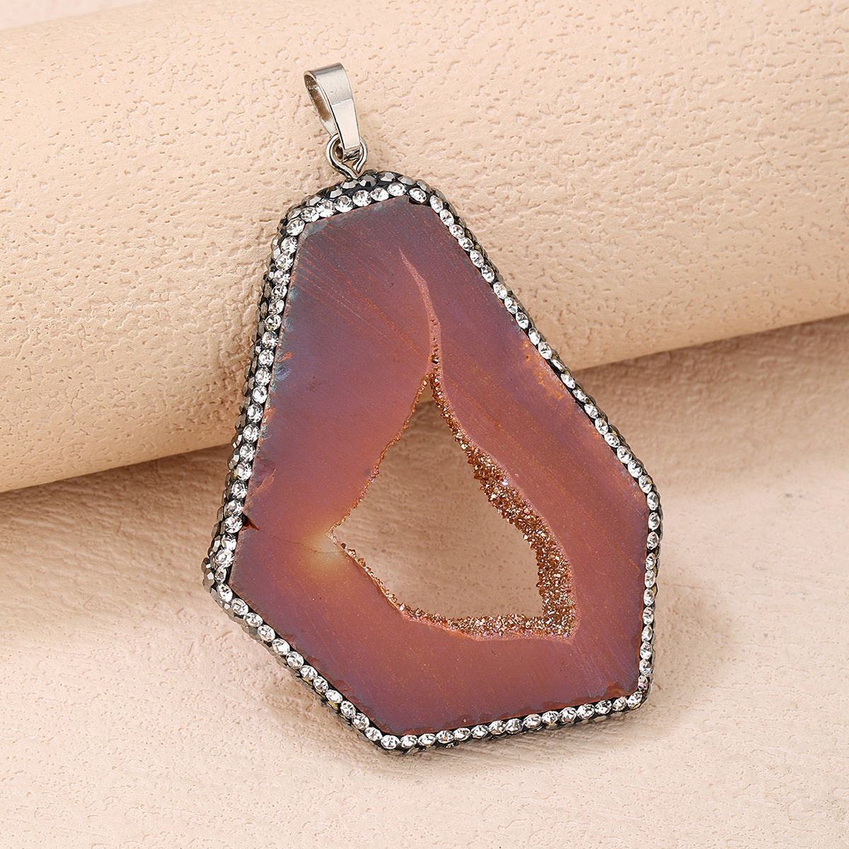 Elegant Gold Pendant for Every Occasion