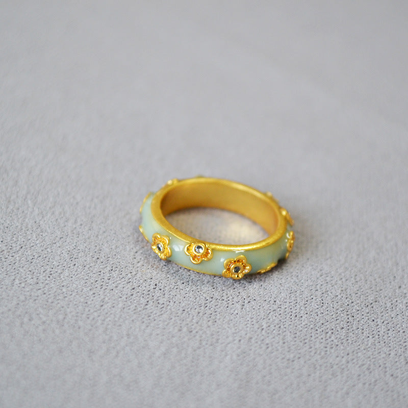 Romantic Gold Ring for Special Moments