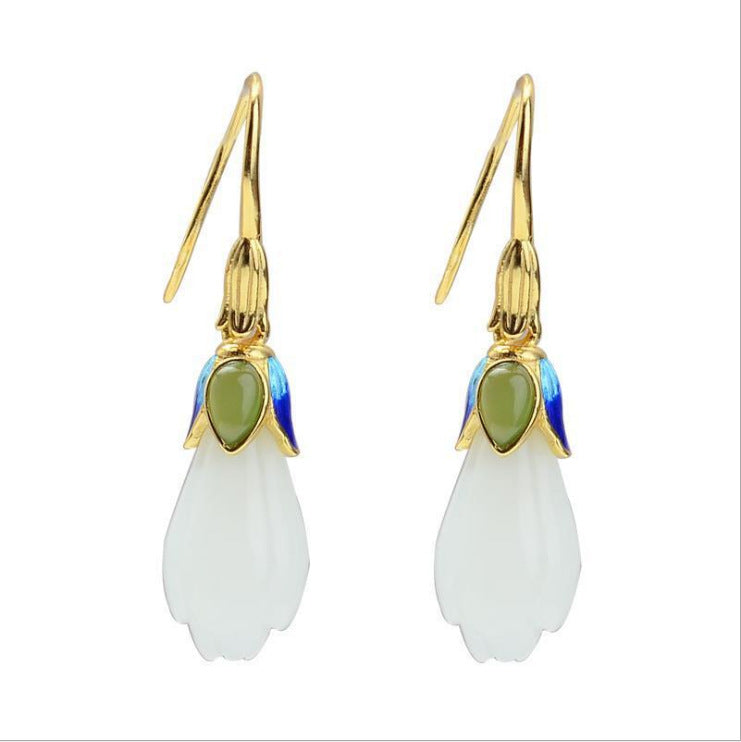 Romantic Silver Earring for Special Moments