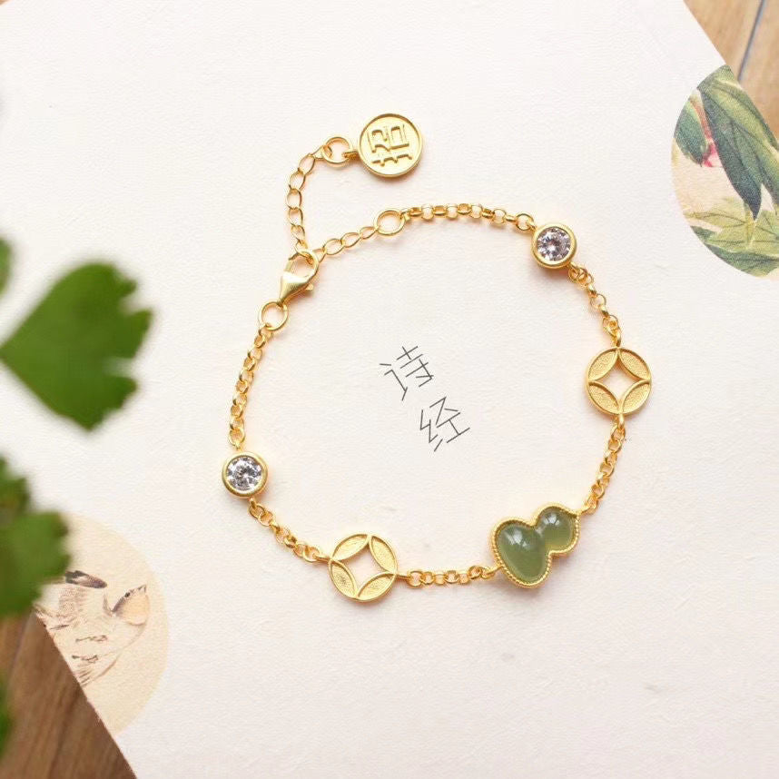 Romantic Gold Bracelet for Special Moments