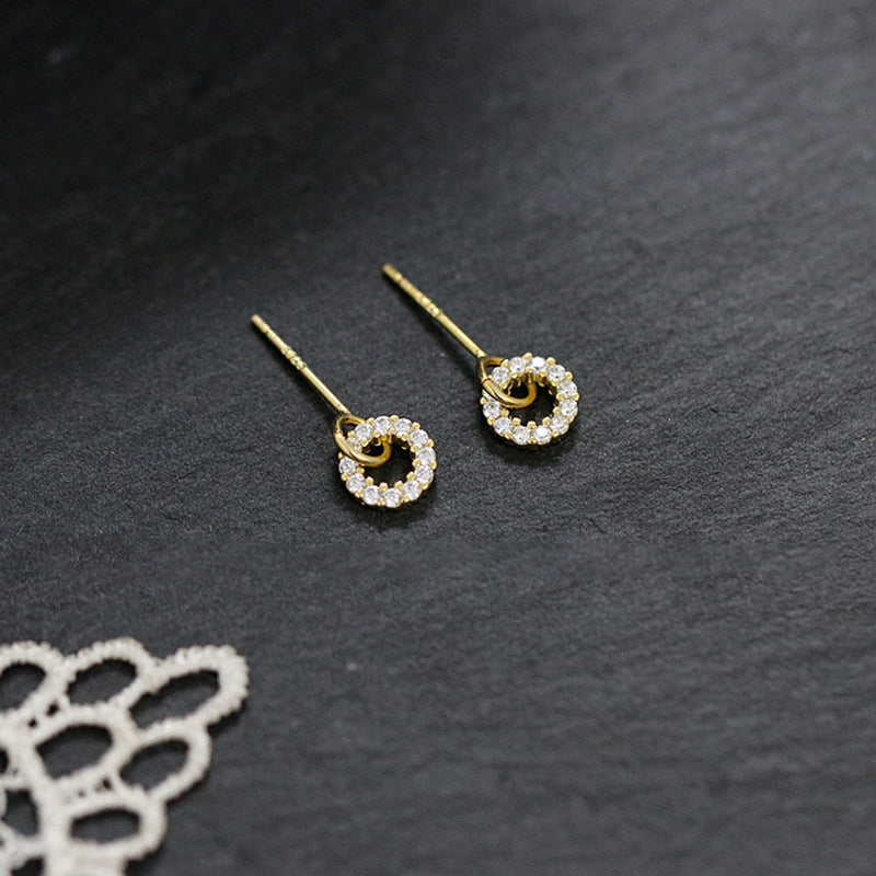 Charming Earring for Any Occasion