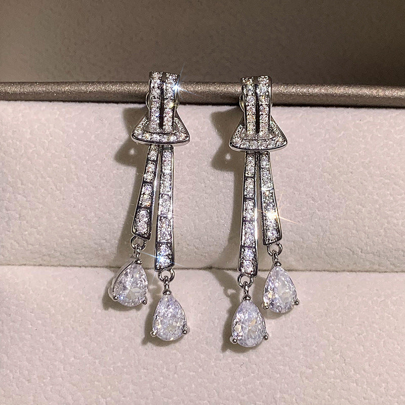 Charming Earring for Any Occasion