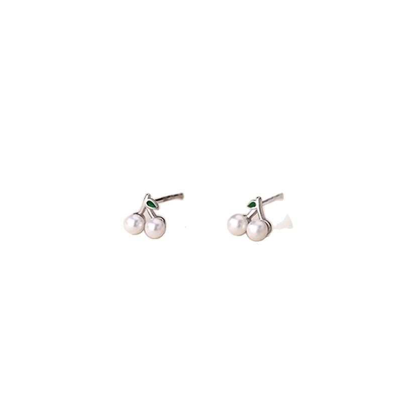 Romantic Pearl Earring for Special Moments