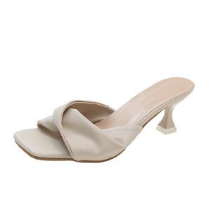 Graceful Orthopedic Sandals for Modern Look