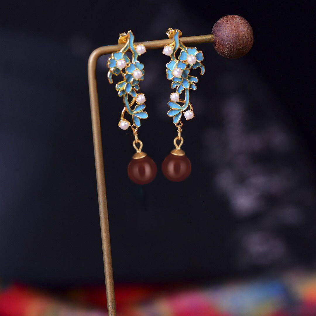 Charming Earring for Any Occasion