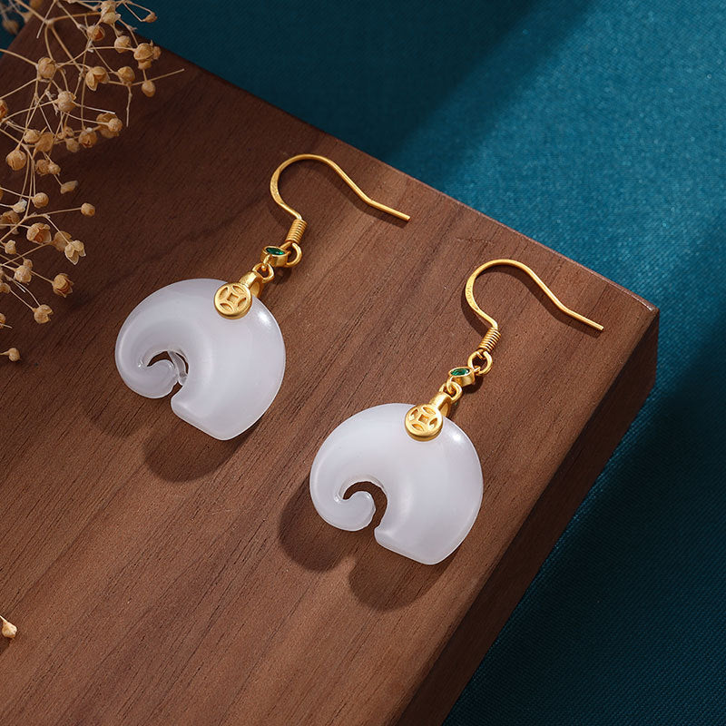 Charming Gold Earring for Any Occasion