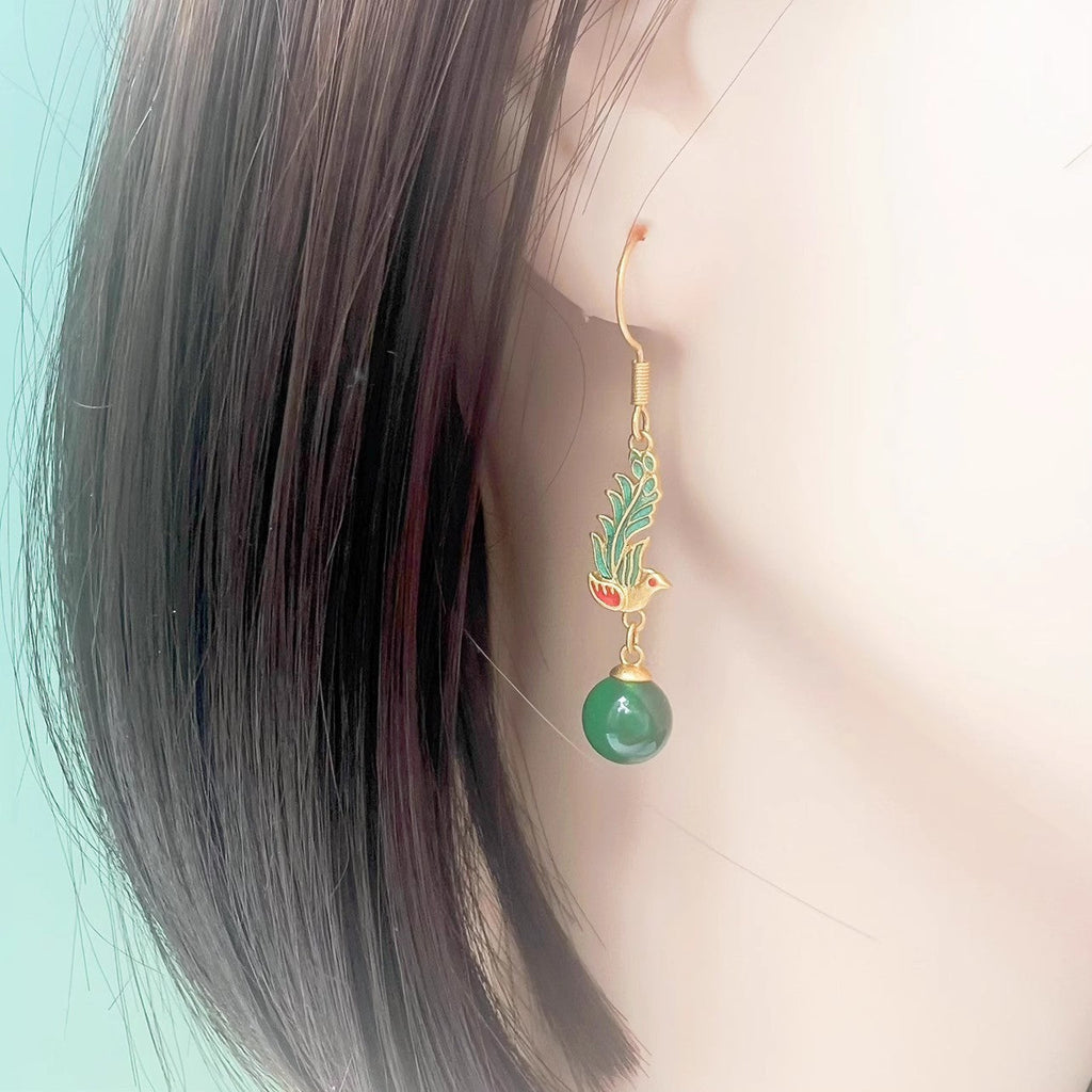 Charming Gold Earring for Any Occasion