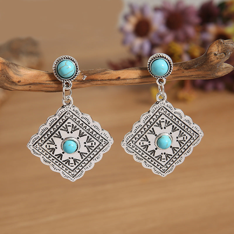 Charming Earring for Any Occasion