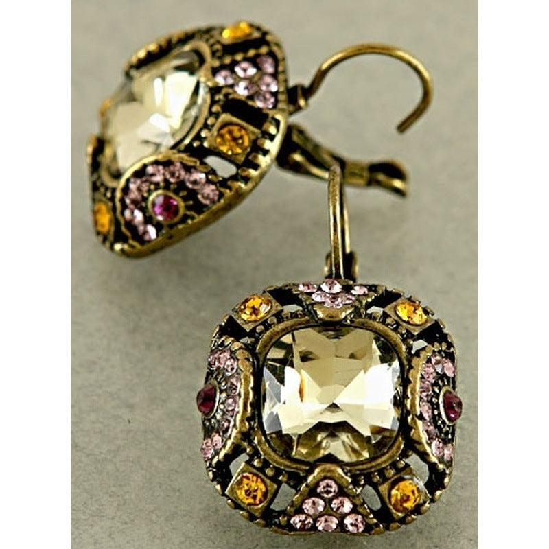 Charming Earring for Any Occasion
