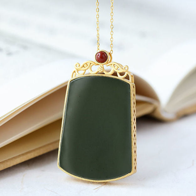 Romantic Gold Necklace for Special Moments