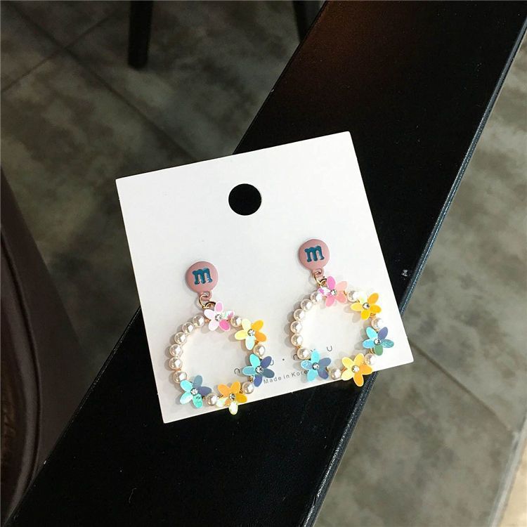 Classic Pearl Earring with Timeless Appeal