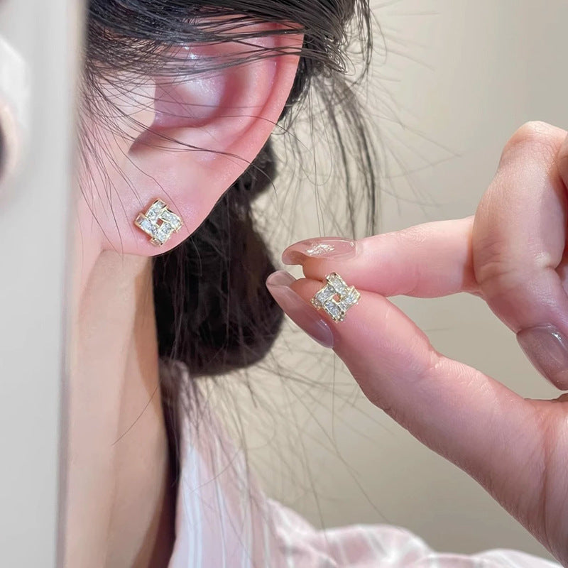 Romantic Earring for Special Moments