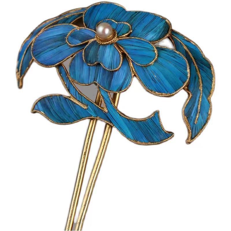 Charming Silver Piece for Any Occasion