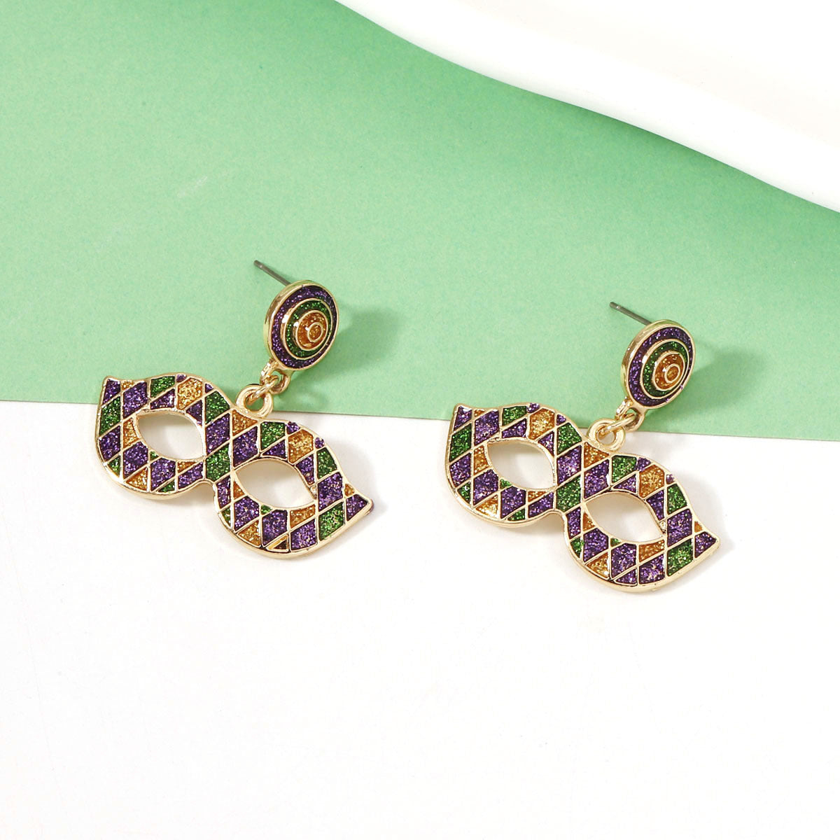 Charming Earring for Any Occasion