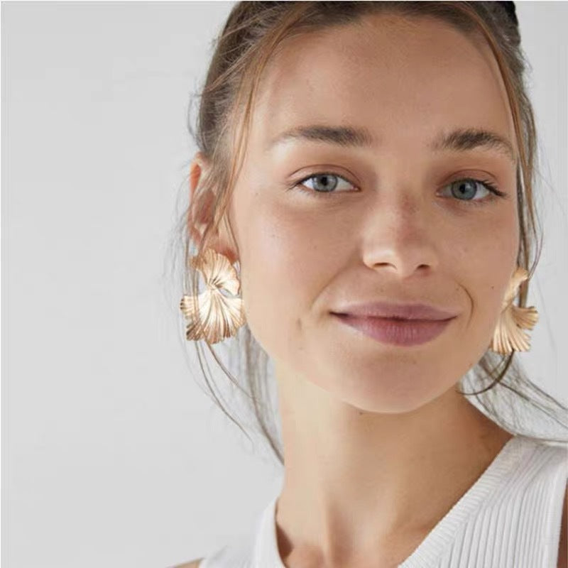 Elegant Gold Earring for Every Occasion