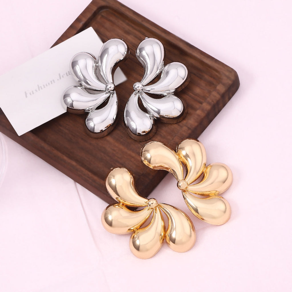 Charming Earring for Any Occasion