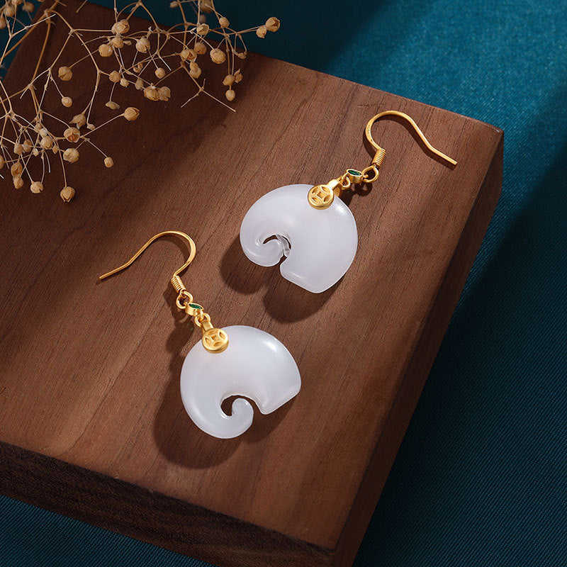 Charming Gold Earring for Any Occasion
