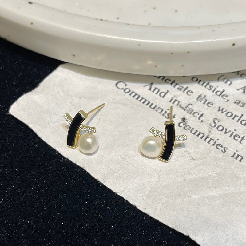 Romantic Pearl Earring for Special Moments