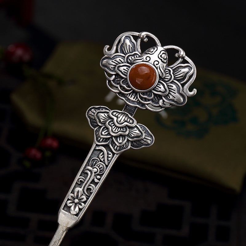 Classic Silver Piece with Timeless Appeal
