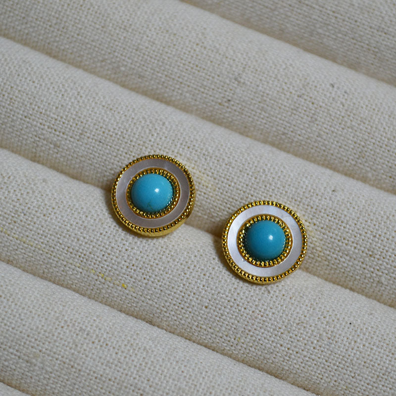Beautiful Gold Earring with Unique Style