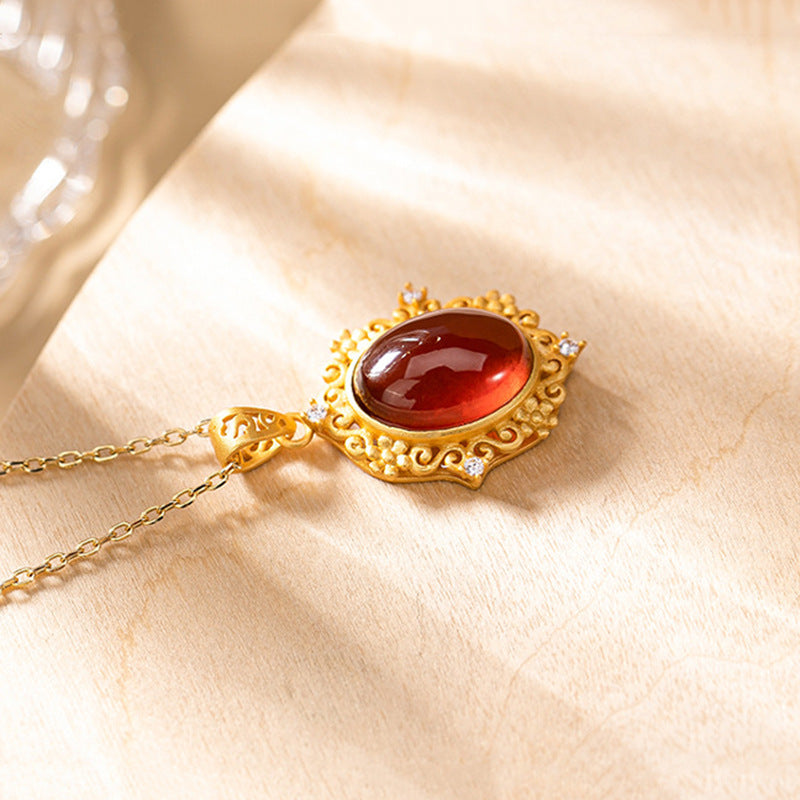 Beautiful Silver Necklace with Unique Style
