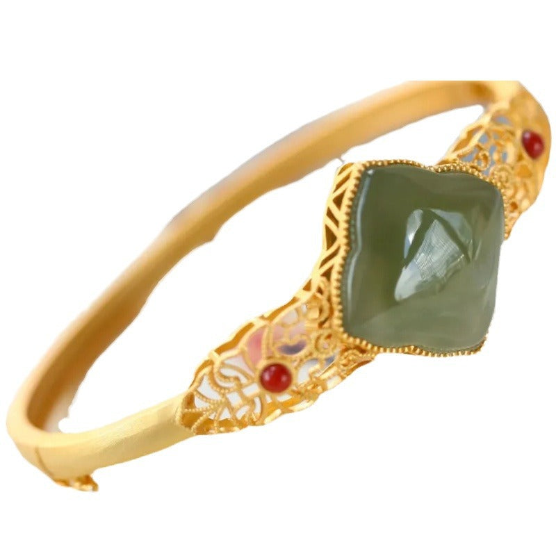 Stunning Gold Bracelet for Daily Wear