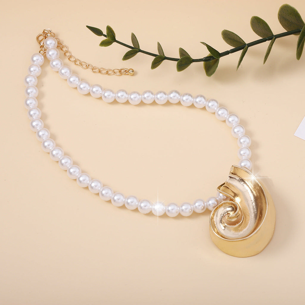 Classic Pearl Chain with Timeless Appeal