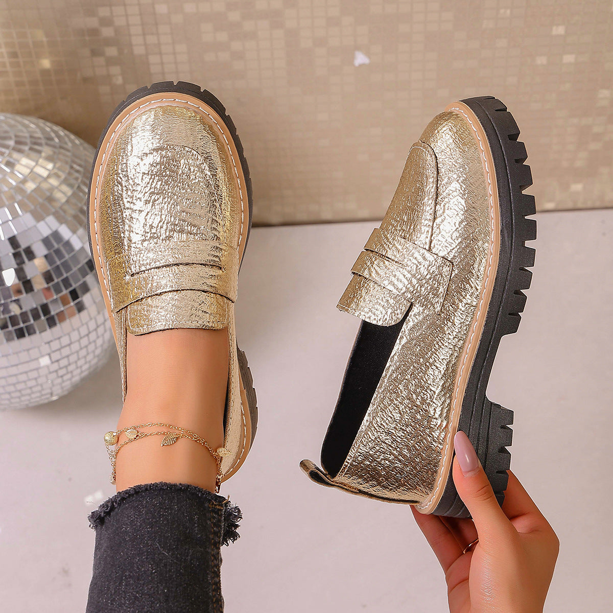 Graceful Orthopedic Shoes for Modern Look