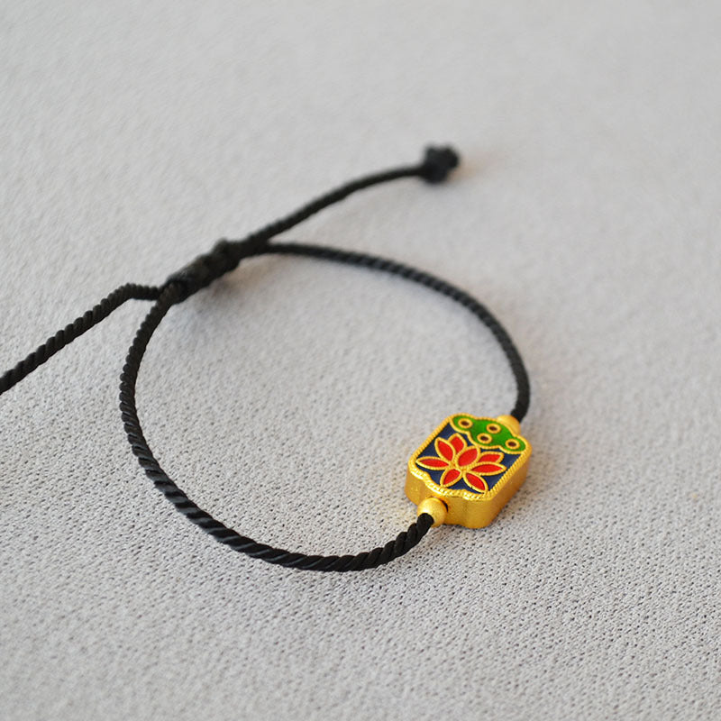 Charming Gold Bracelet for Any Occasion