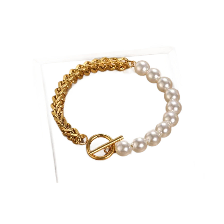 Beautiful Pearl Bracelet with Unique Style